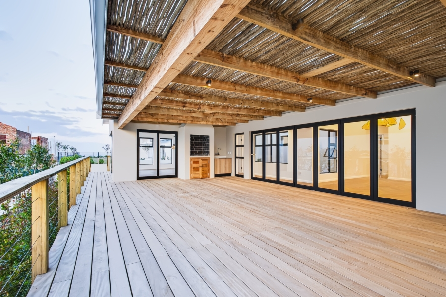 4 Bedroom Property for Sale in Baron View Western Cape